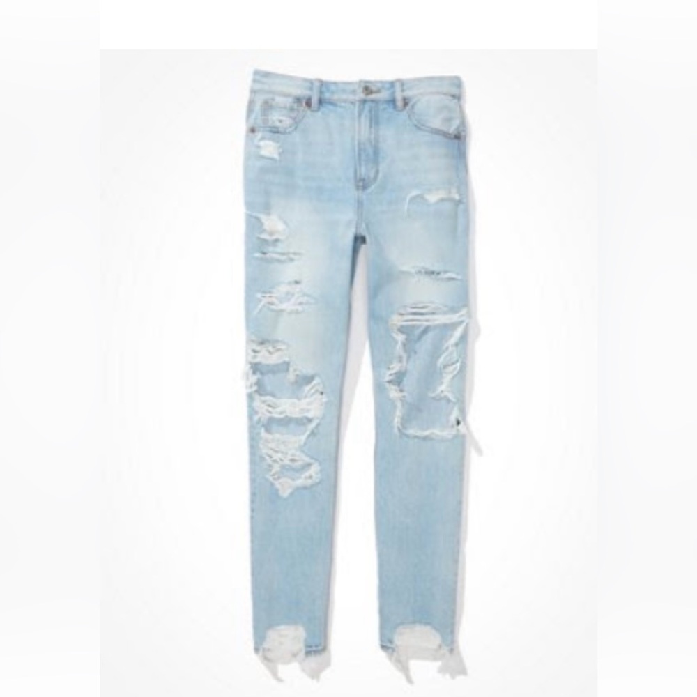 American Eagle Ripped Mom Jean Size 2 Short